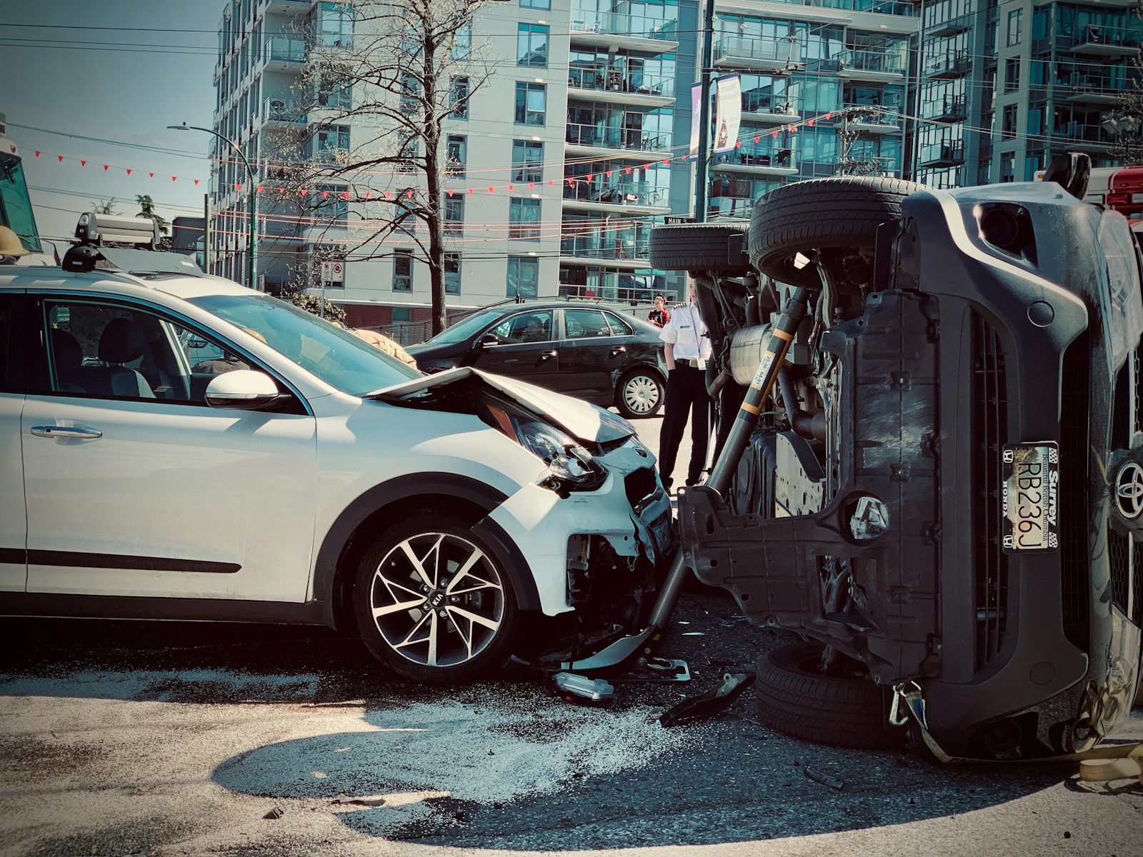 How Car Accident Lawyers Get Paid: Contingency or Hourly?